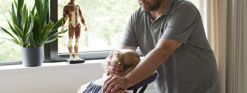 Stoelmassage op werk. 1 Stoelmassage Maurice Esoterra