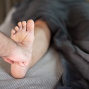 Verbind lichaam & geest: Holistische en deep tissue massage in Nieuwegein/Utrecht" 1 voet massage